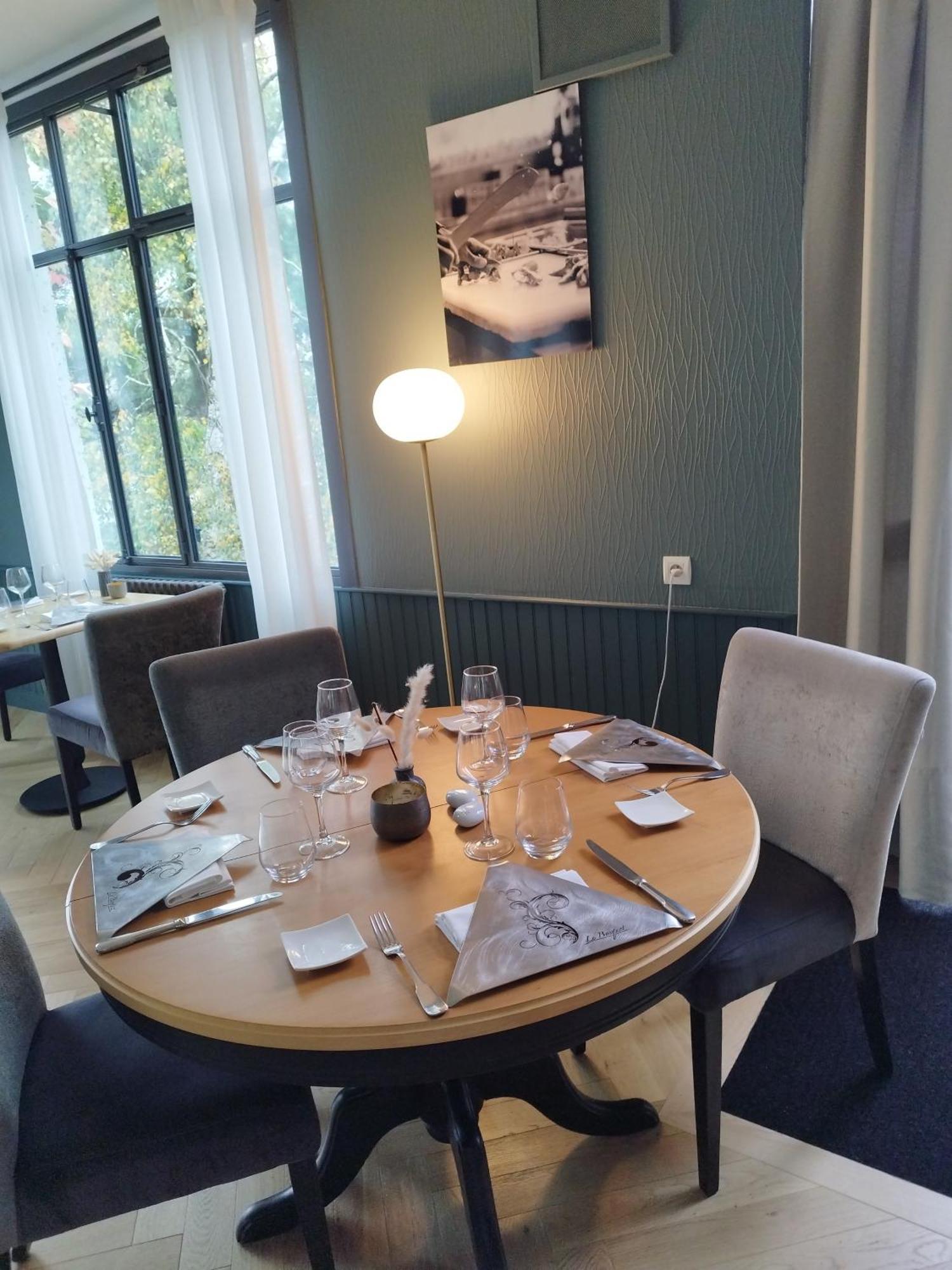 Hotel Restaurant Le Bosquet Les Ponts-de-Cé エクステリア 写真